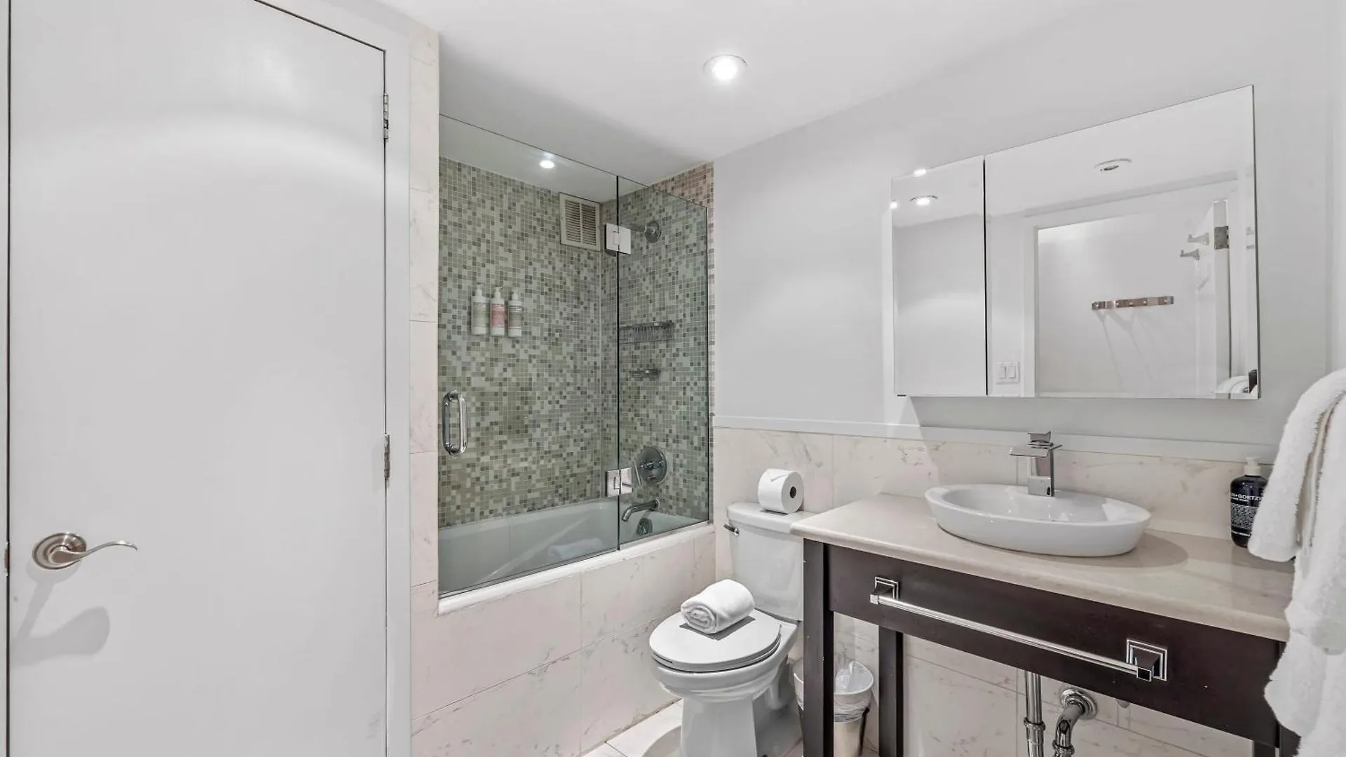 뉴욕 Barrow By Rove Travel 1Br Loft With Shared Roof 아파트